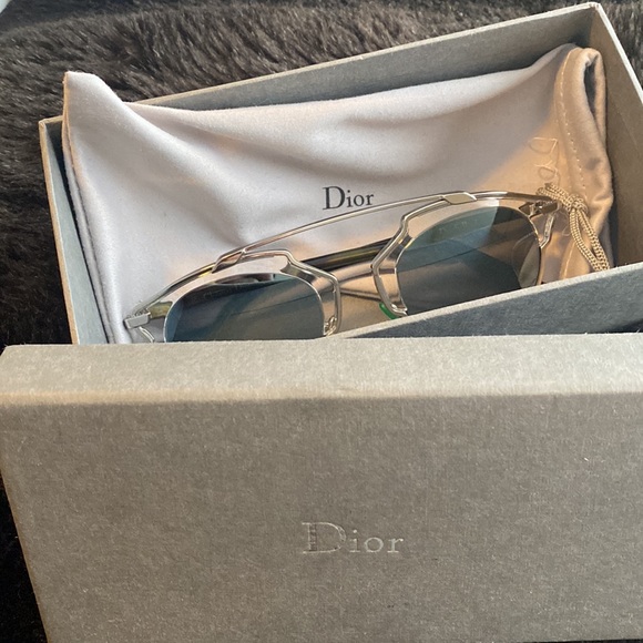 Dior - Picture 7 of 12